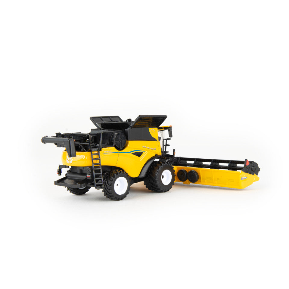 1:64 New Holland Scale CR8.90 SmartTrax Combine Prestige Collection