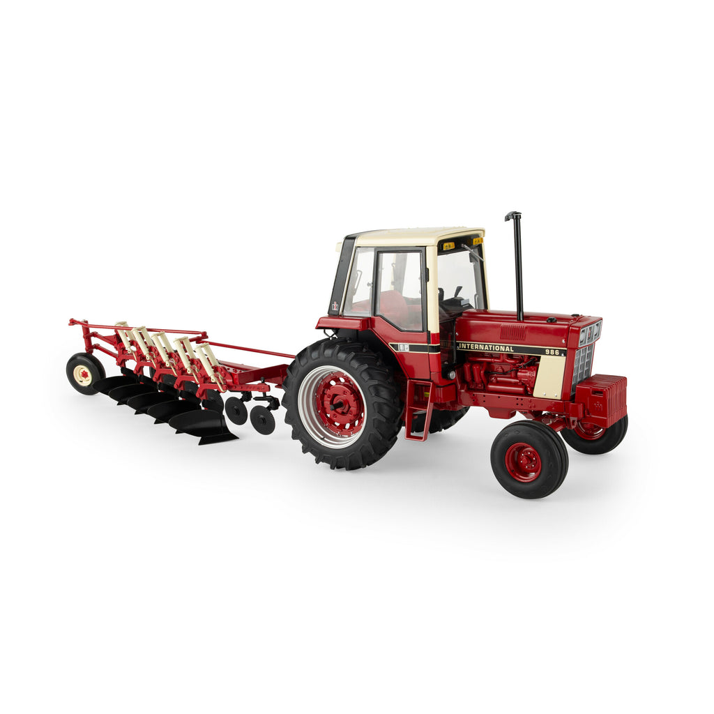 1:16 International Harvester 986 Tractor with 720 5-Bottom Plow, Precision Heritage Series