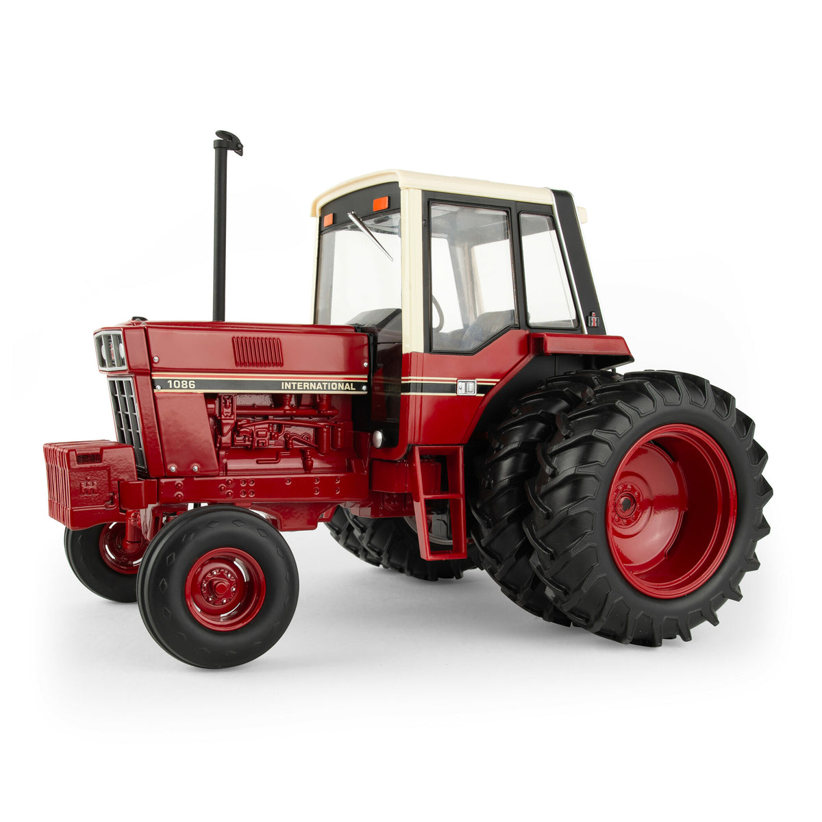 1:32 Case IH 966 Tractor with Fenders