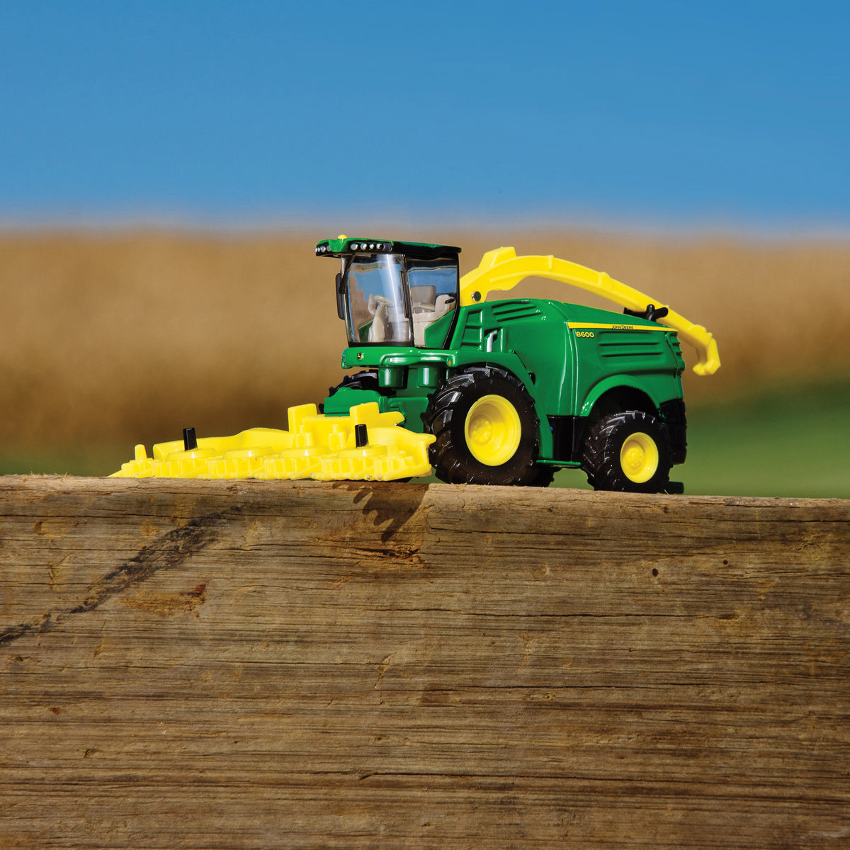1:64 John Deere 8600 Self Propelled Forage Harvester
