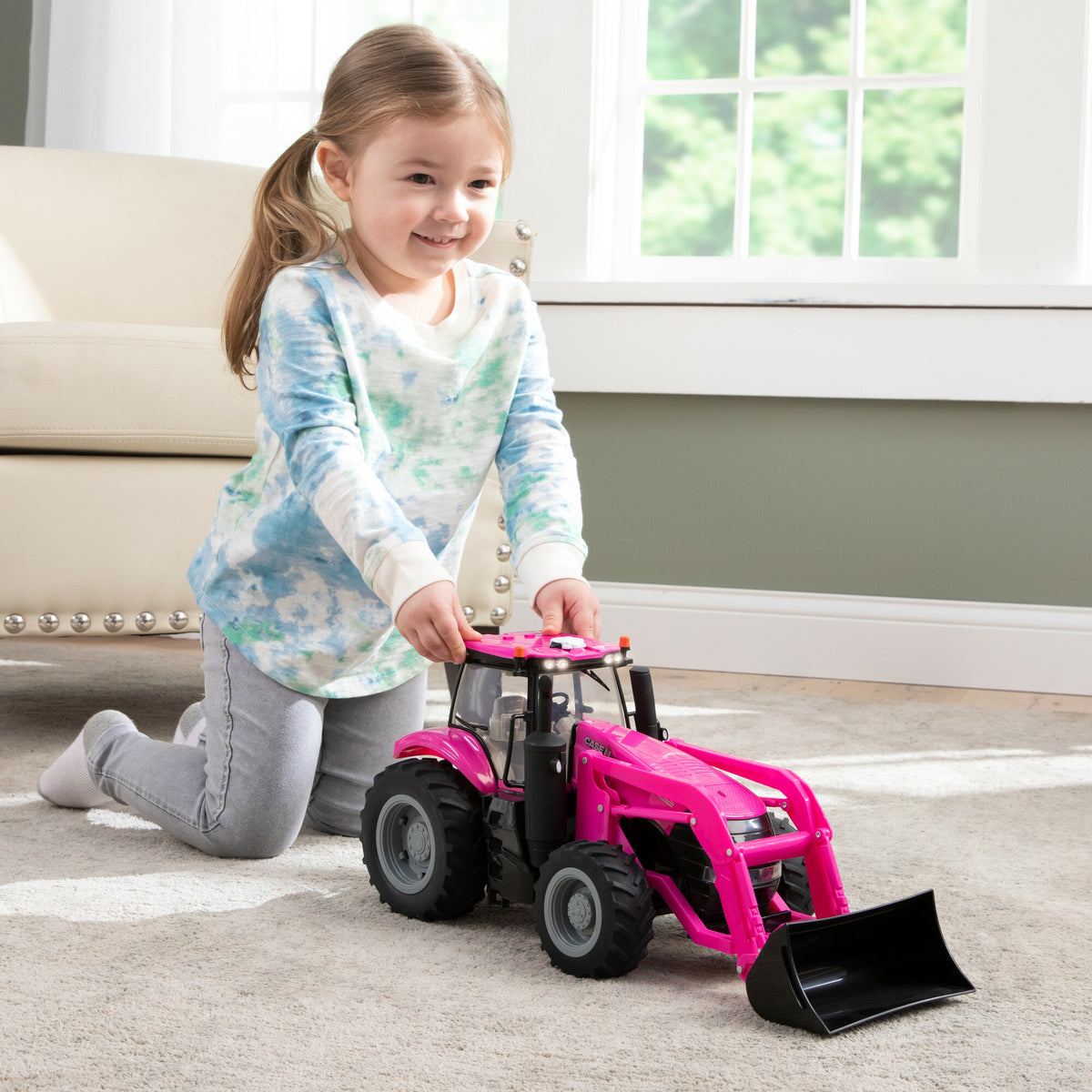 1:16 Case IH Magnum 380CVT Pink Tractor/Loader