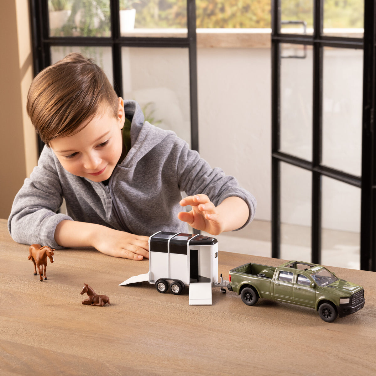 1:32 Horse Trailer Set